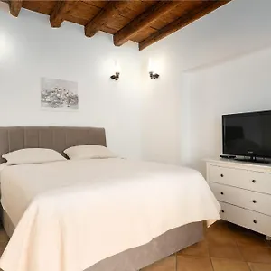 Ana Apartment